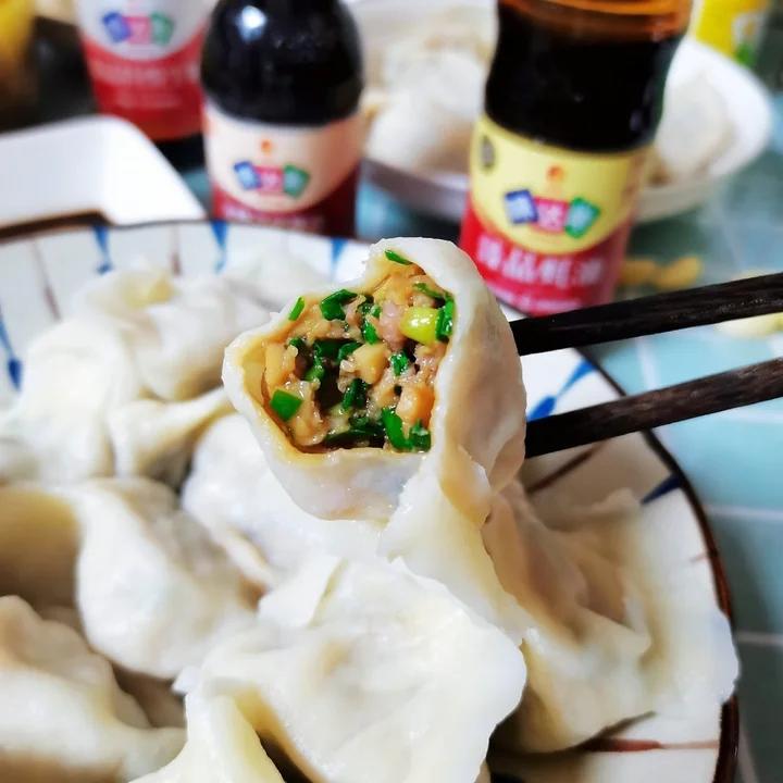 bonny苏苏做过猪肉白菜馅水饺好久没吃饺子了,被厨友诱惑到了,借着
