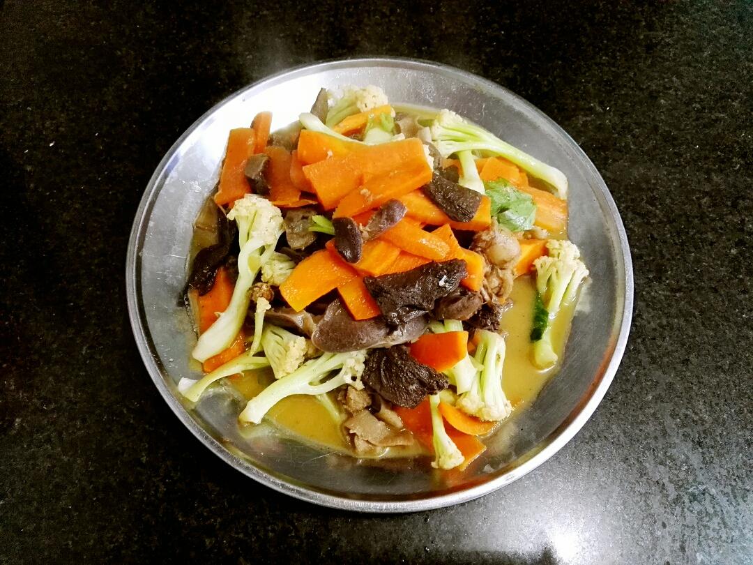 酸辣鸡内脏的做法