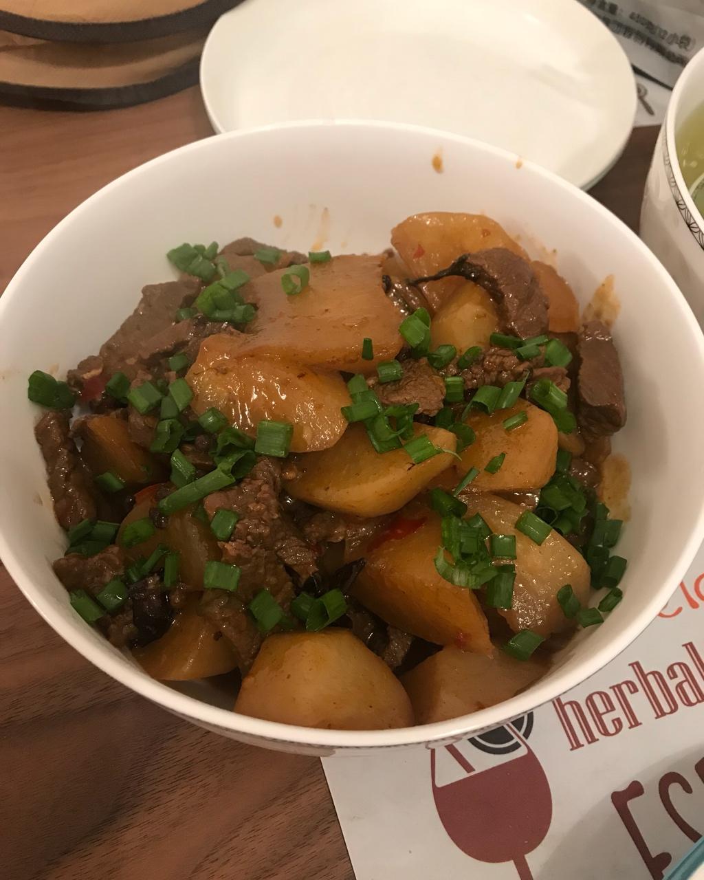 土豆萝卜烧牛肉