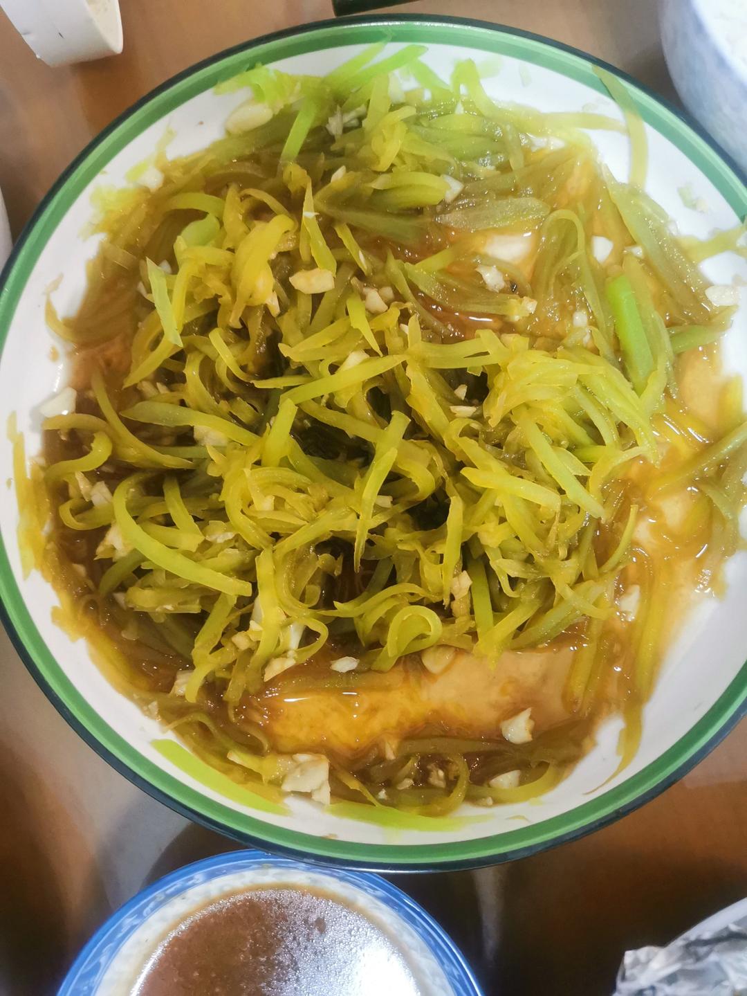 凉拌莴笋丝