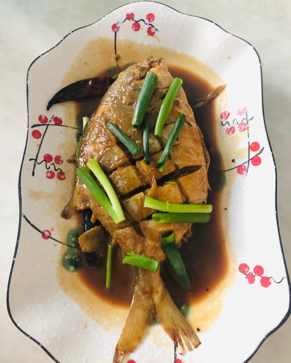 红烧金鲳鱼