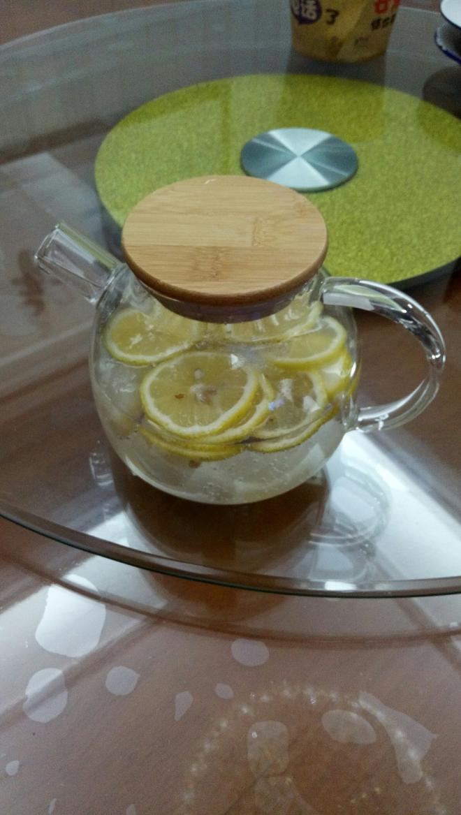 柠檬荔枝雪碧茶的做法