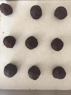 比奥利奥还好吃的香草夹心巧克力曲奇（vanilla-filled chocolate cookies）的做法 步骤2