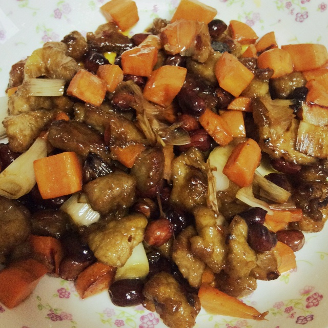 辣酱鸡丁