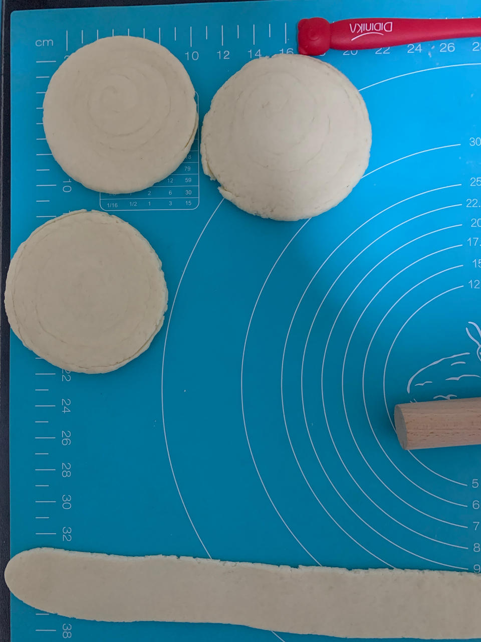 肉夹馍，白吉馍