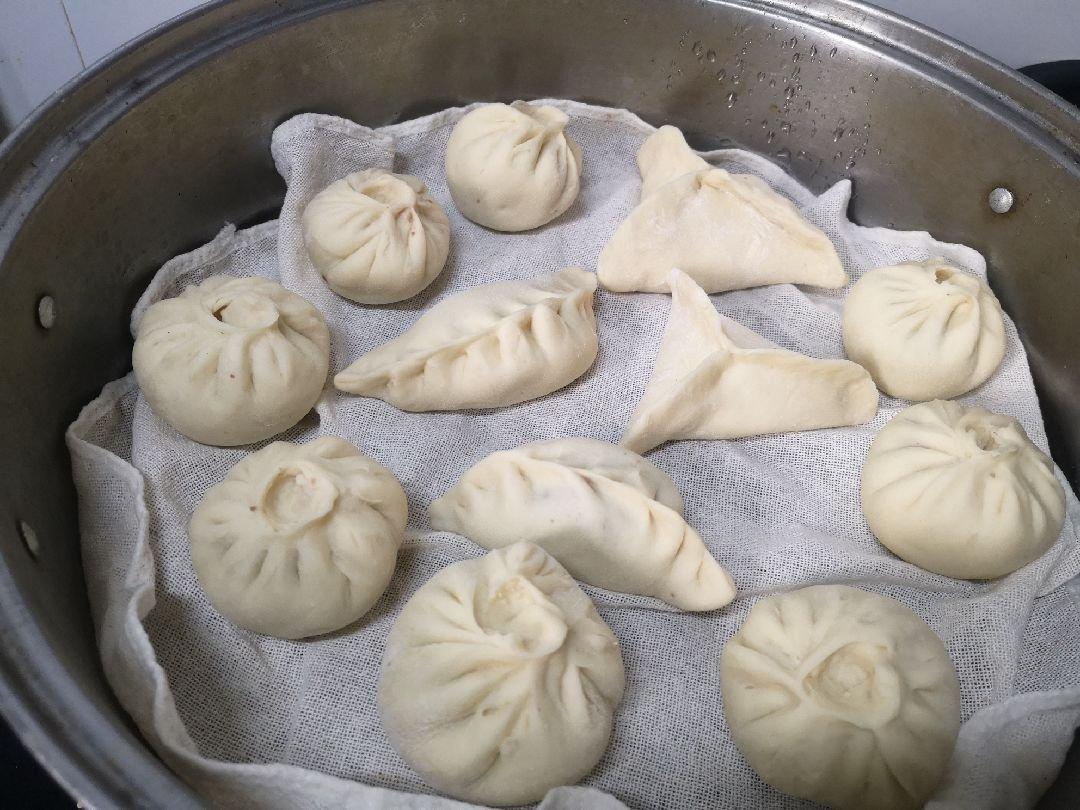 暄软可口的豆沙包