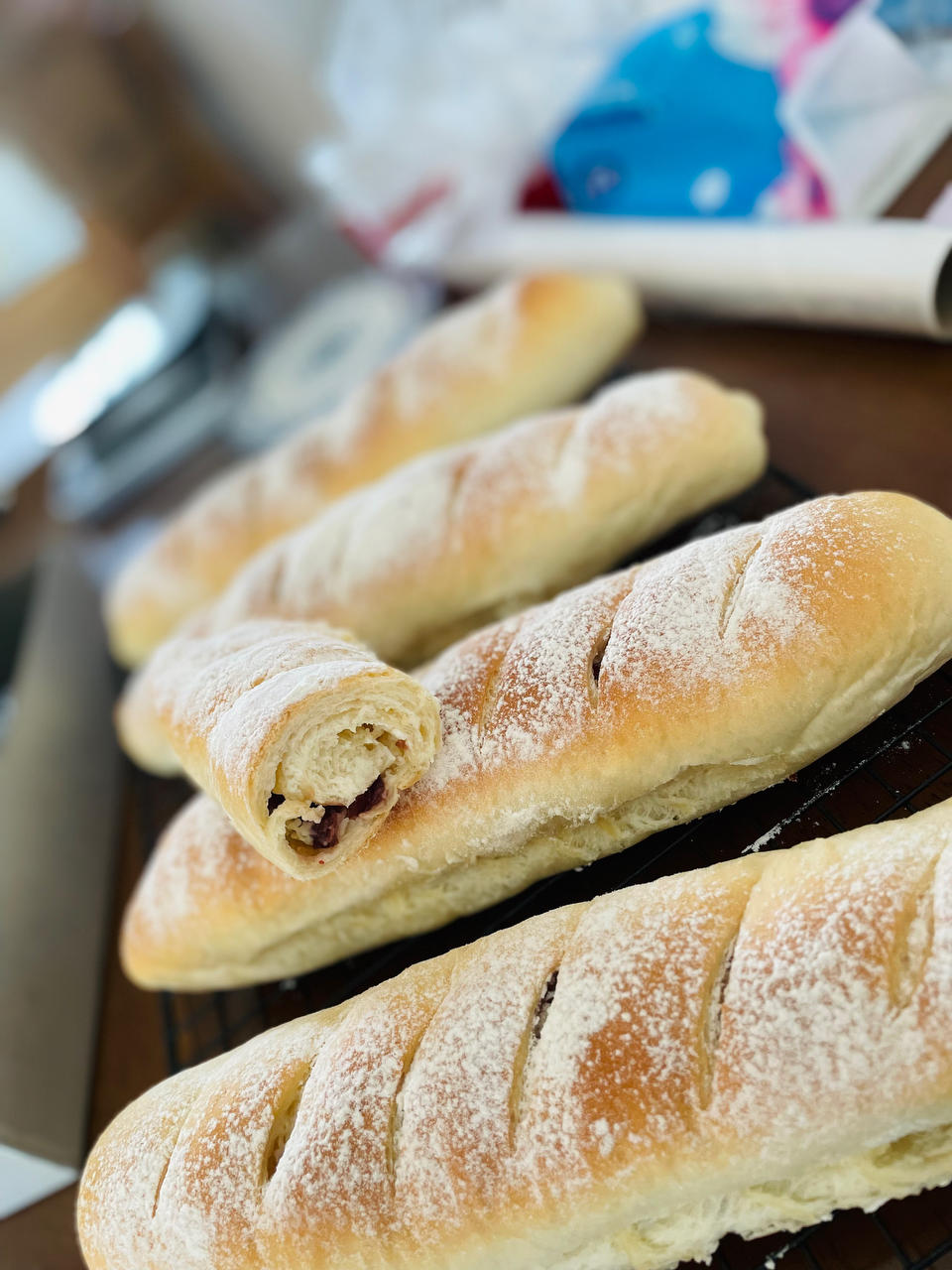 内心柔软的蔓越莓芝士软欧包