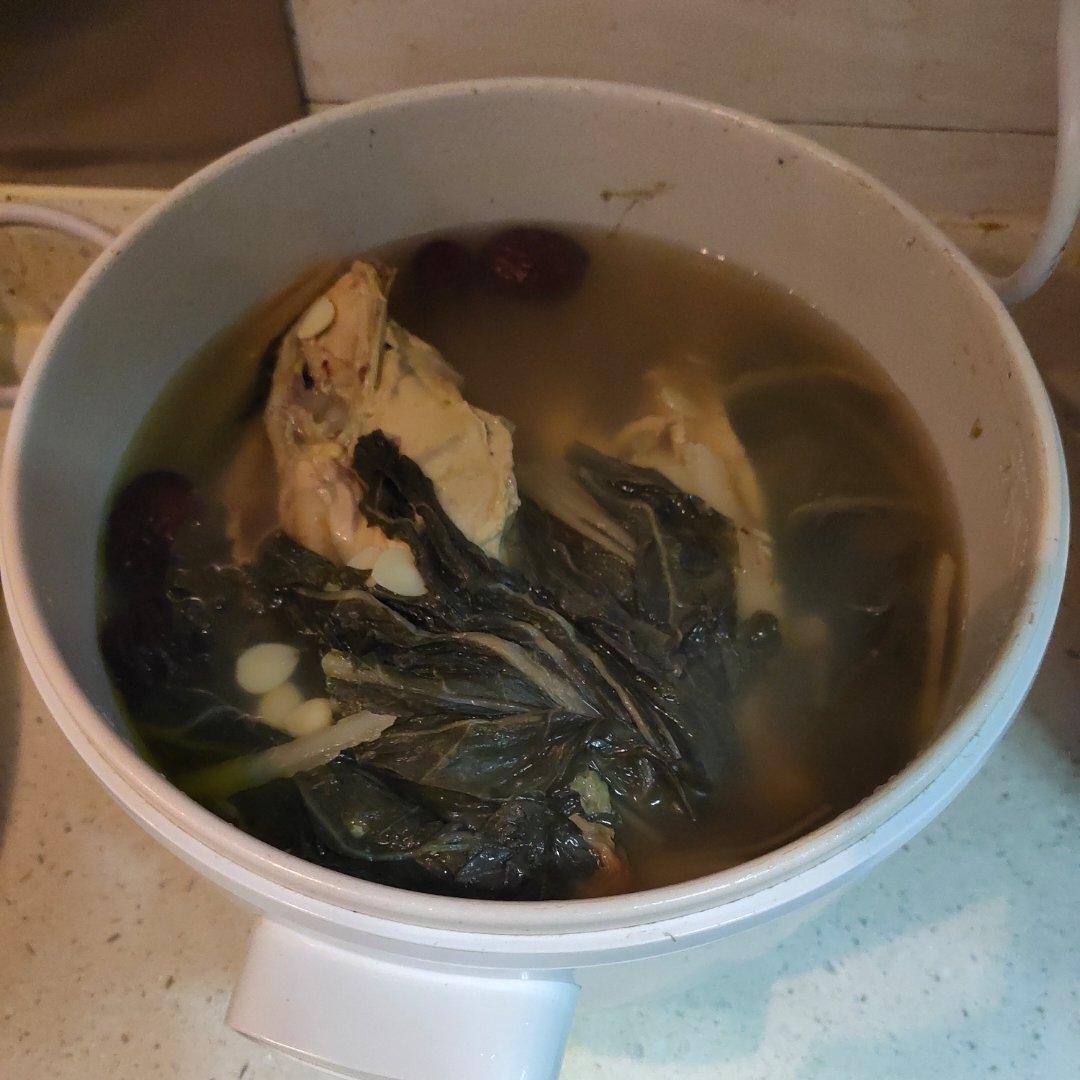 白菜干杏仁汤（清肺润燥）