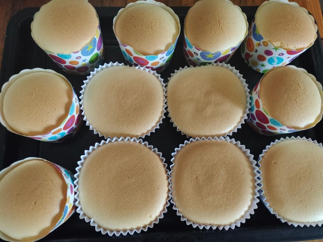 戚风小纸杯蛋糕