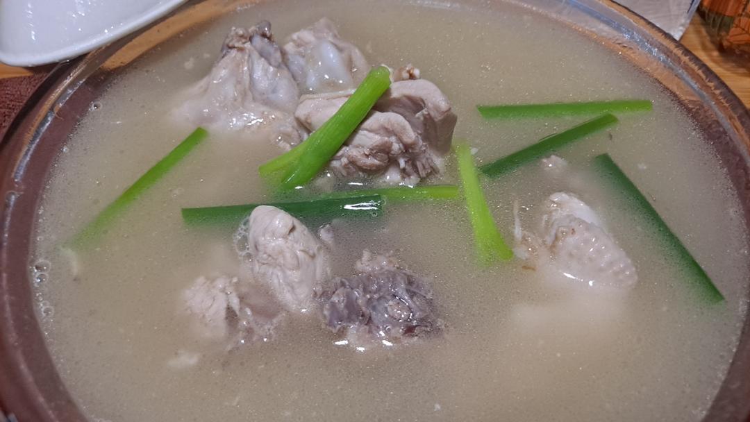 原汁原味土鸡汤