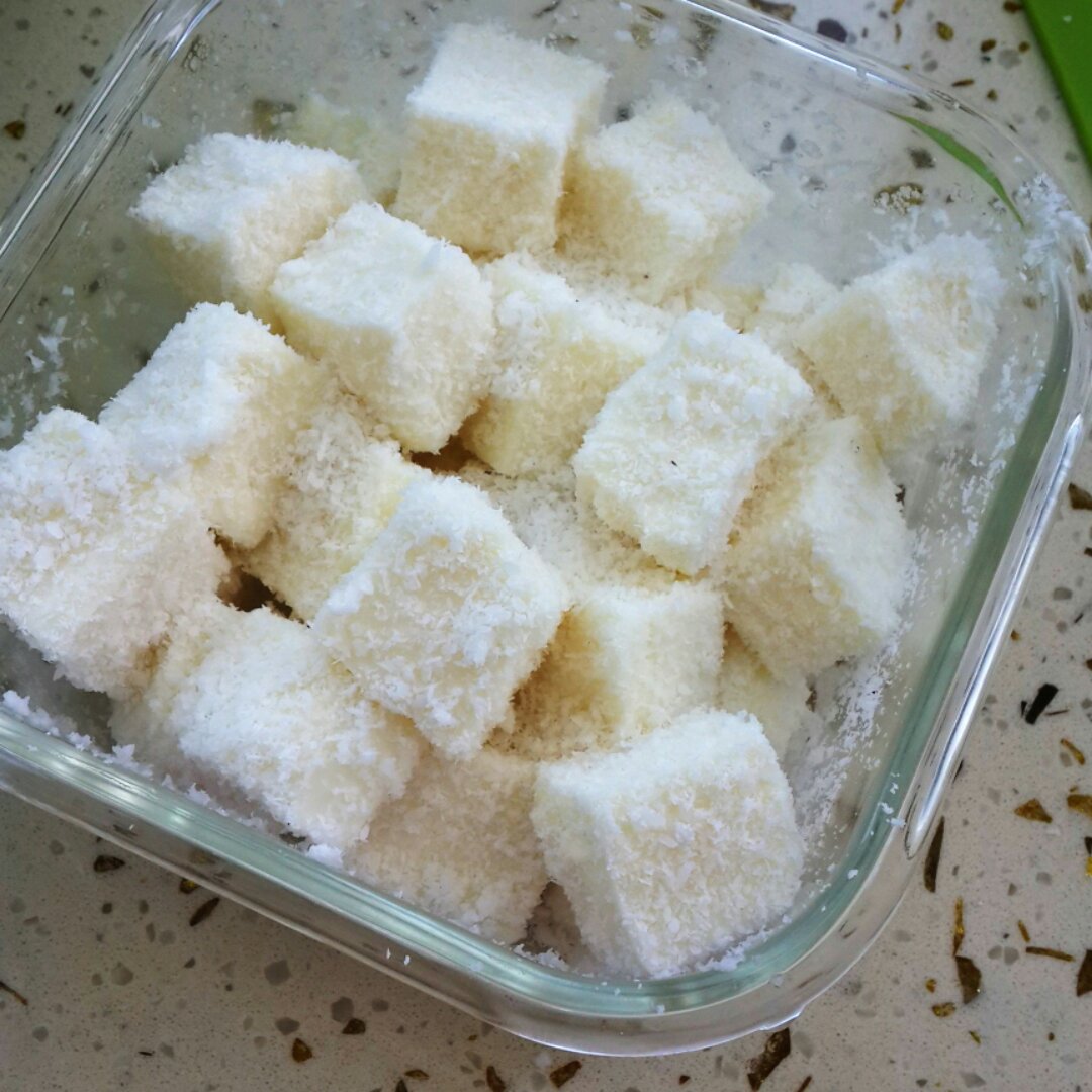 完胜85度C牛奶椰丝小方