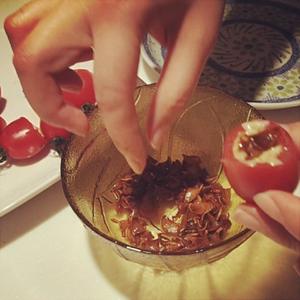 番茄脆菇核桃沙拉的做法 步骤7