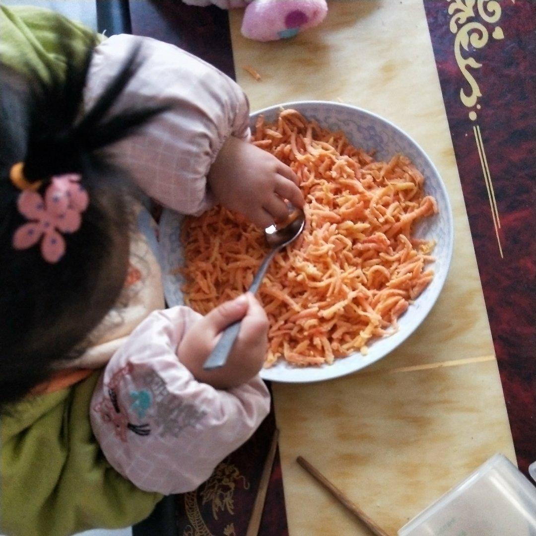 粉蒸胡萝卜丝