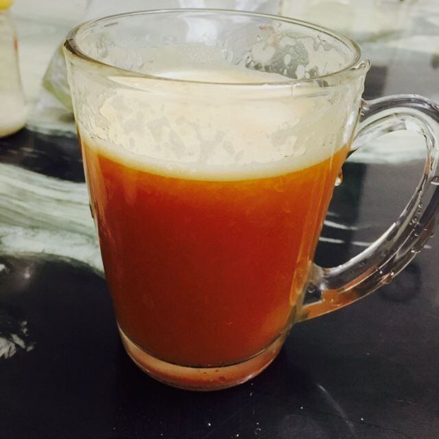 夏季冷饮：苹果胡萝卜汁