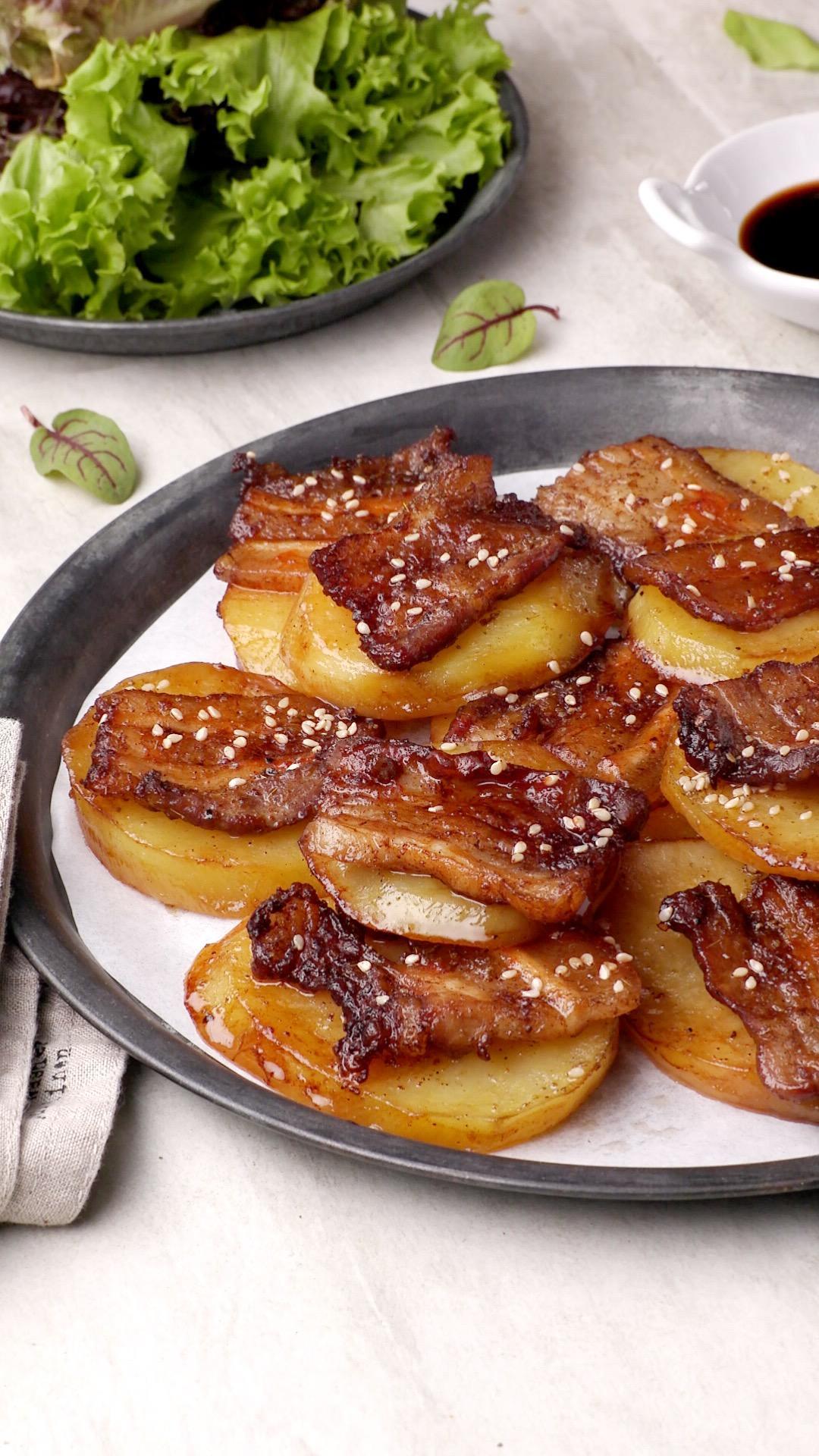 土豆烤五花肉的做法