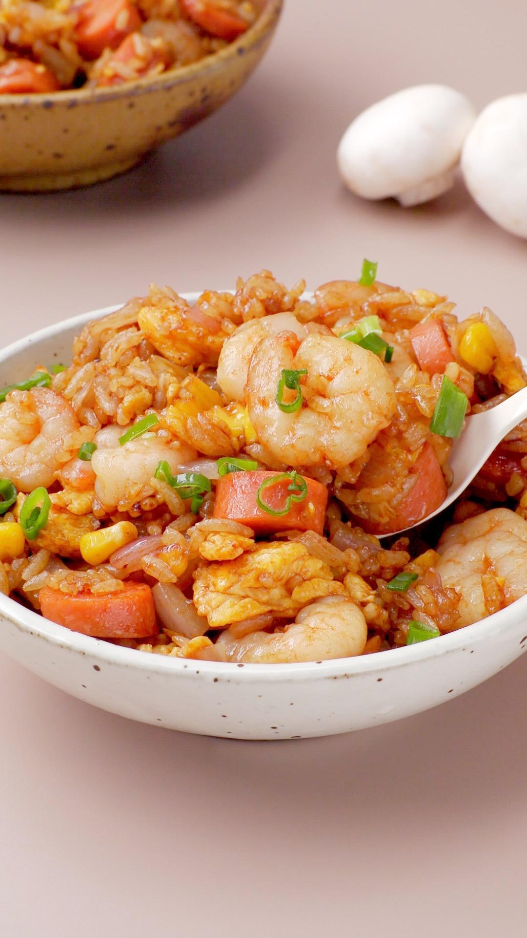 虾仁酱油炒饭的做法