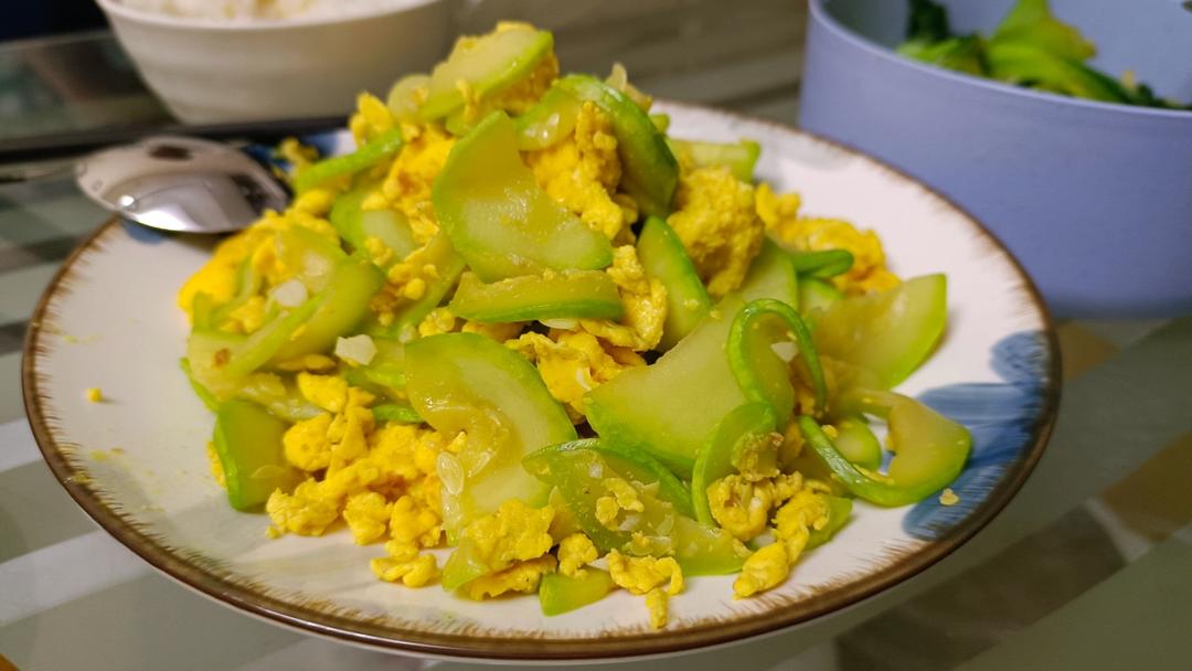 西葫芦炒鸡蛋(从不修图，拒绝夸张)