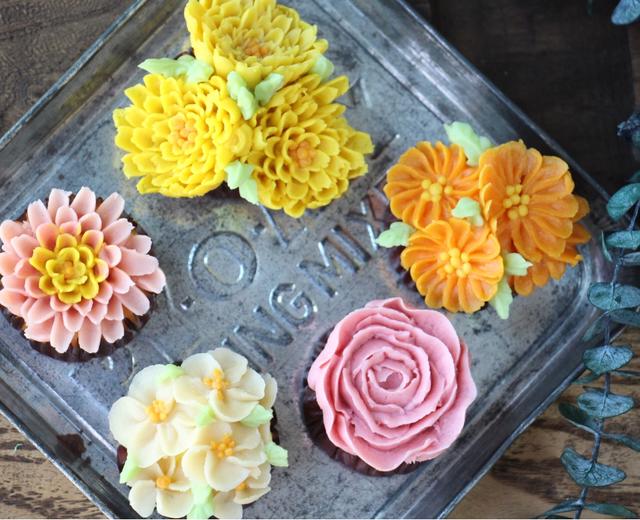 自学韩式裱花の豆沙霜的做法