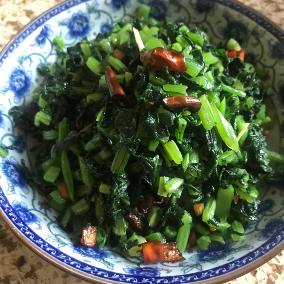 食神张先生做的辣炒萝卜缨子(下饭菜)