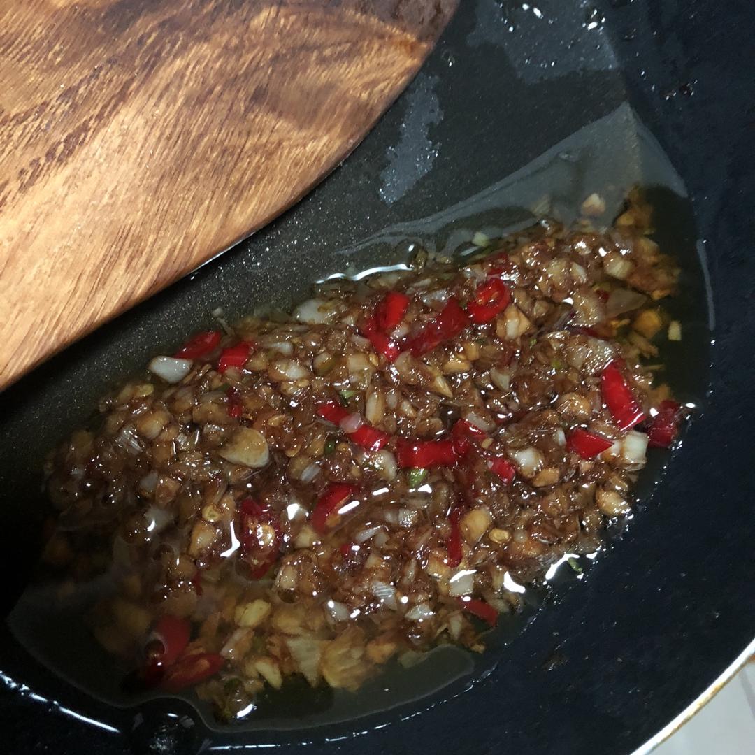 秘制蒜蓉酱（烤生蚝扇贝、锡纸金针菇，干拌面）