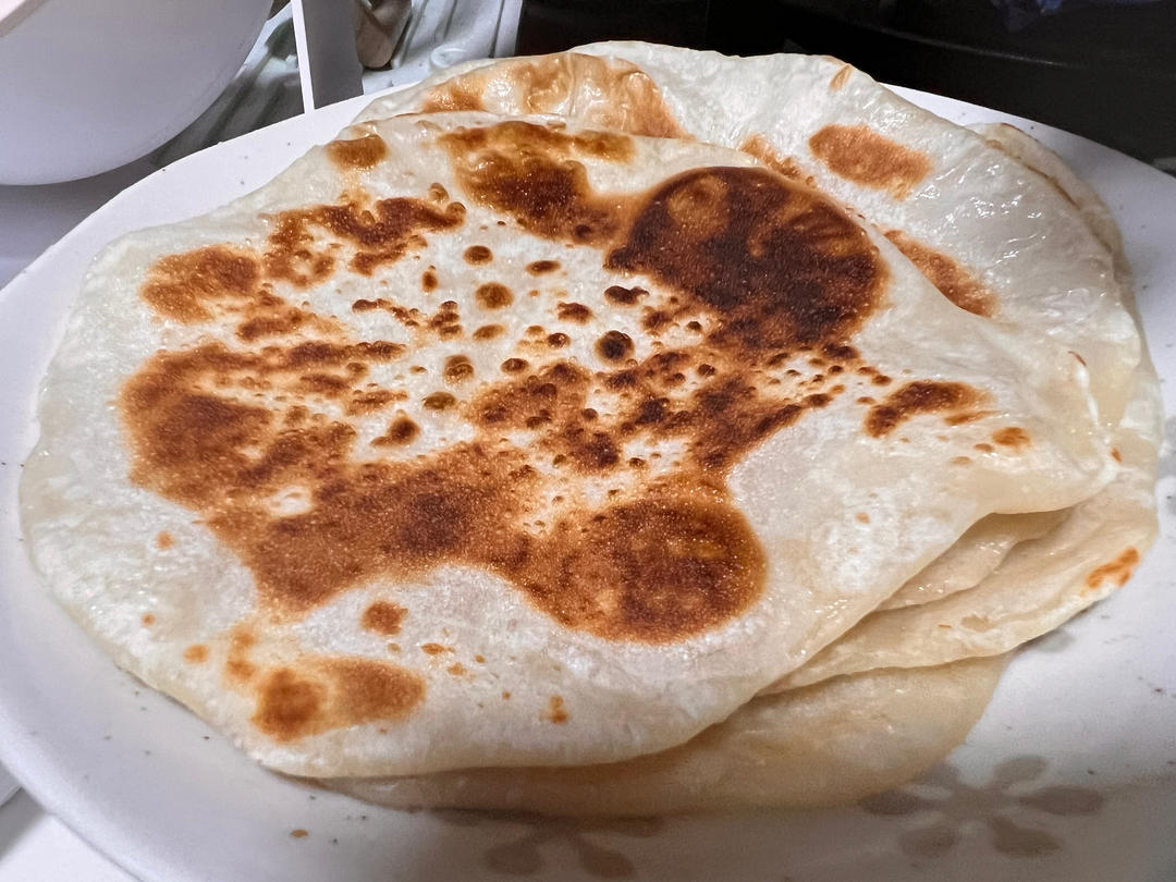 烙饼不硬的小窍门 掌握了你也能看出柔软多层凉了不硬的小油饼