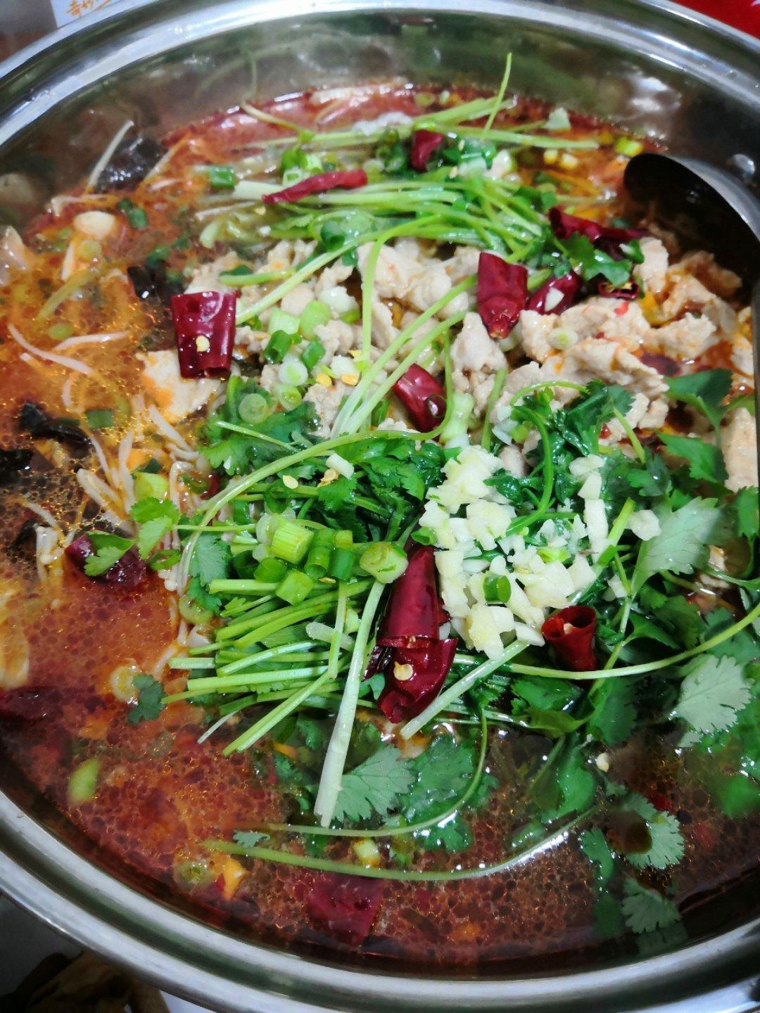 厨师长教你：“水煮肉片”的正宗做法，这味道真的很四川