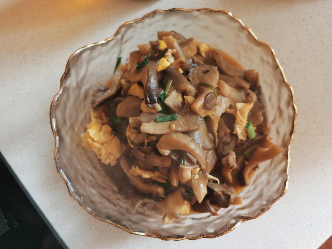 比肉好吃的平菇炒鸡蛋