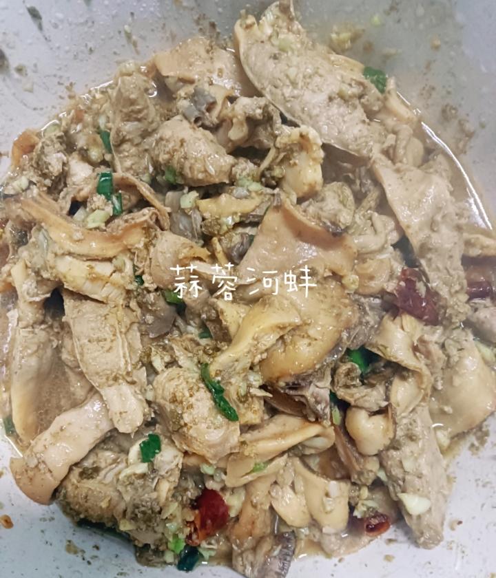最时令的美味——蒜蓉河蚌