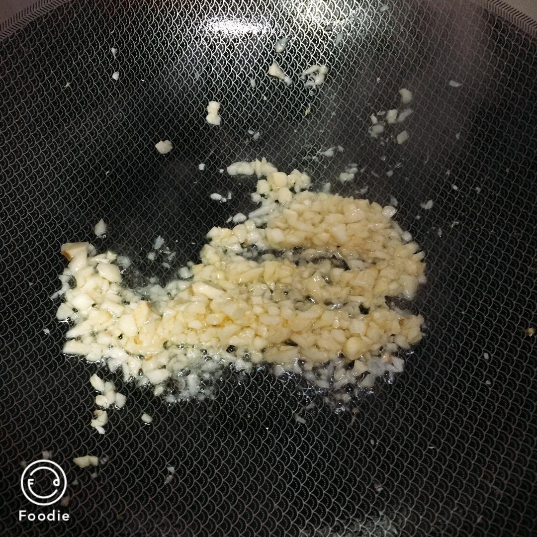 蒜蓉粉丝蒸虾的做法 步骤5