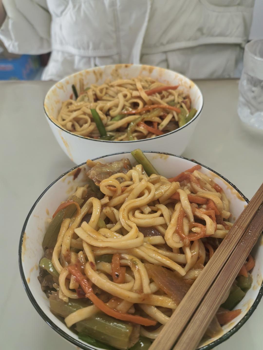 好吃到一口气一大盘的炒拉条