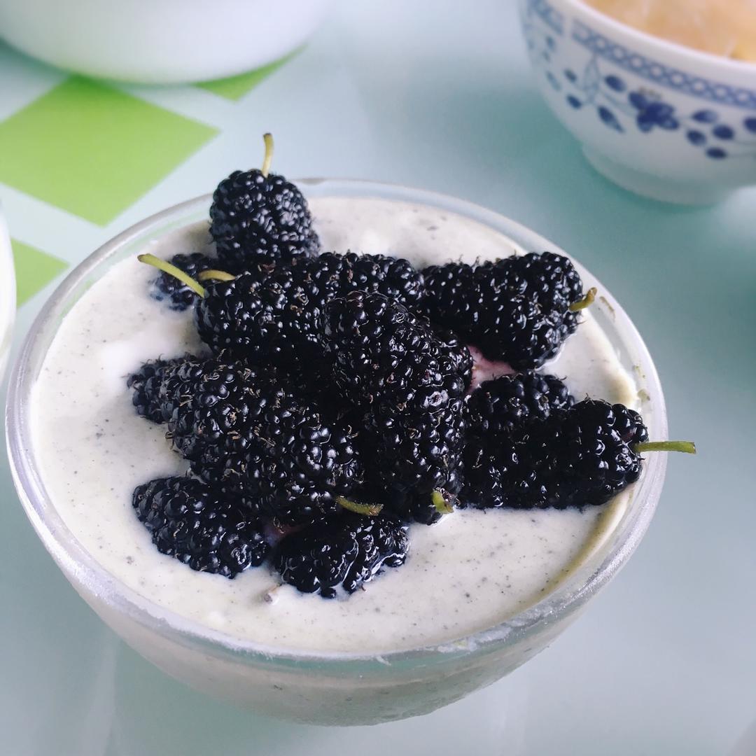 2022的银大雨做的桑葚酸奶