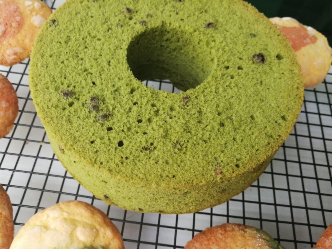 温润的抹茶蜜豆戚风蛋糕