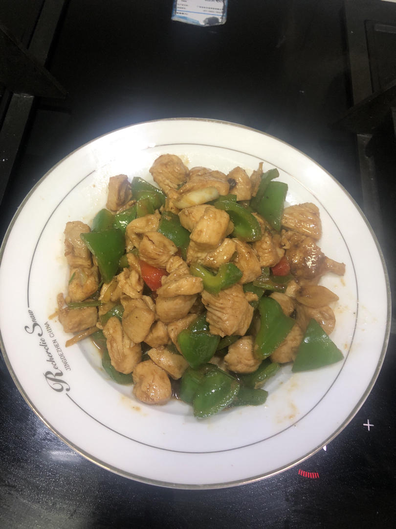 嫩嫩的鸡胸肉炒青椒