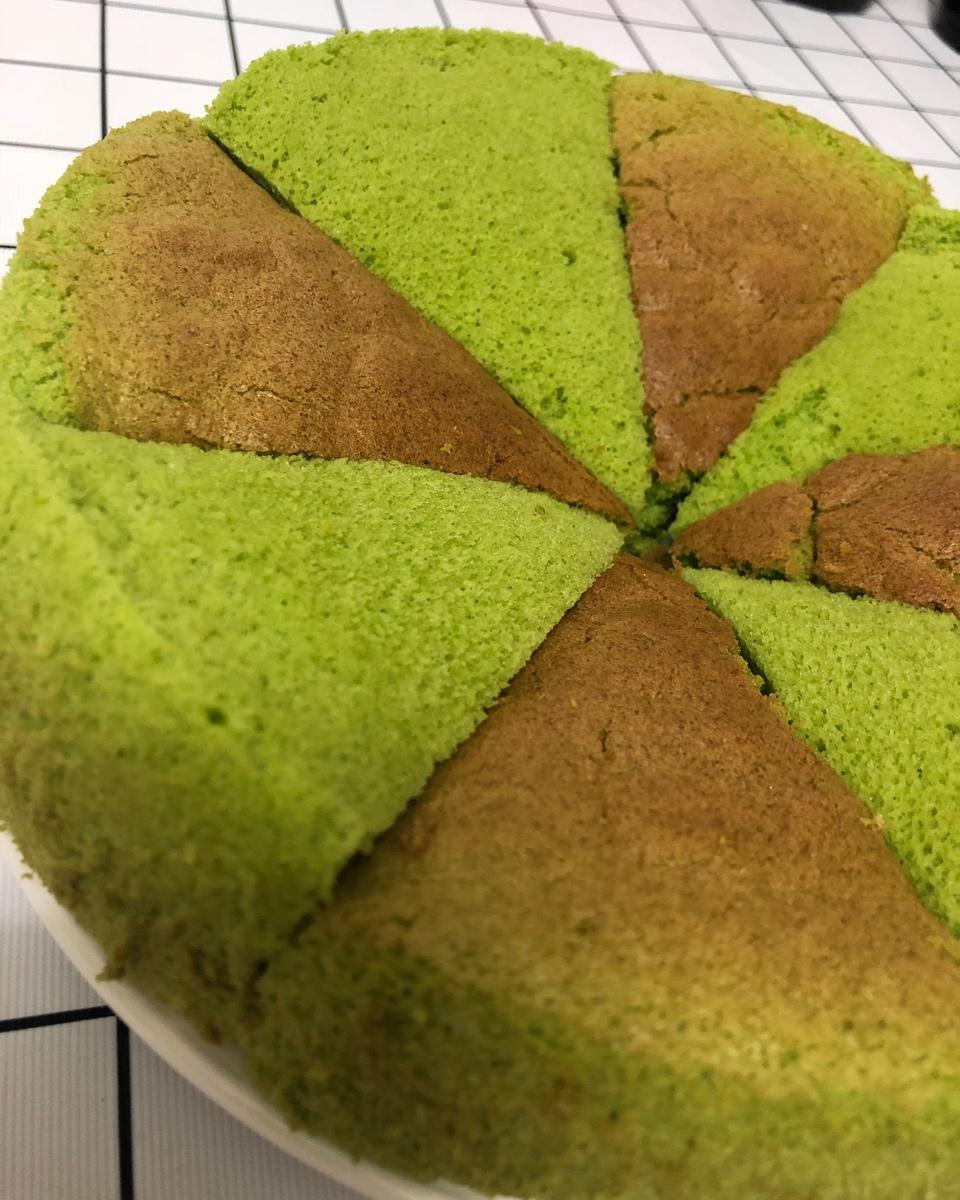 烤箱做蛋糕（戚风蛋糕的做法）