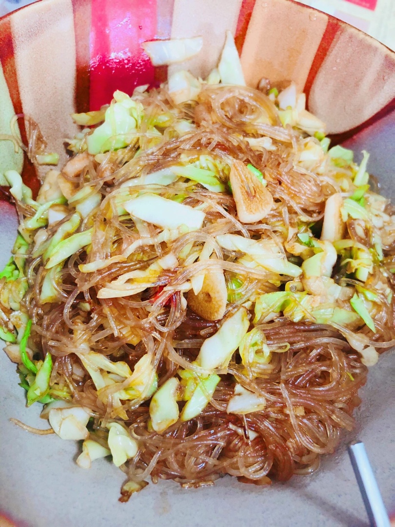 包菜虾米炒粉丝