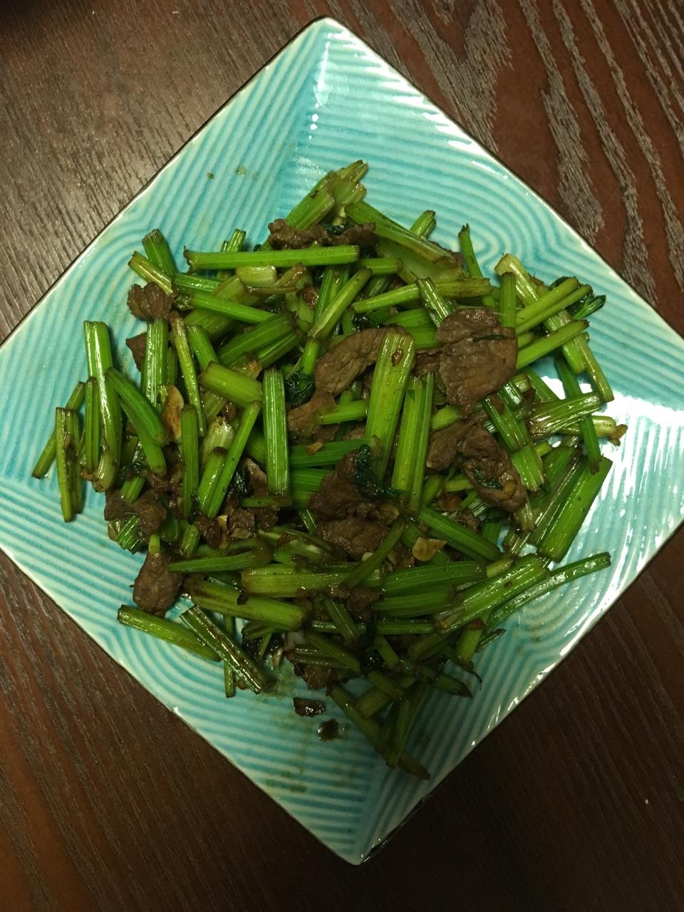 芹菜炒牛肉
