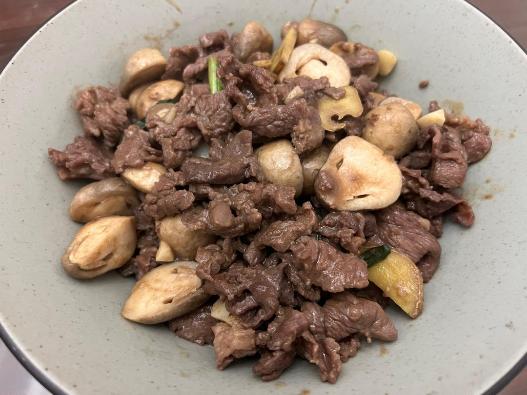 就是那个味！粤菜经典~蚝油草菇炒牛肉