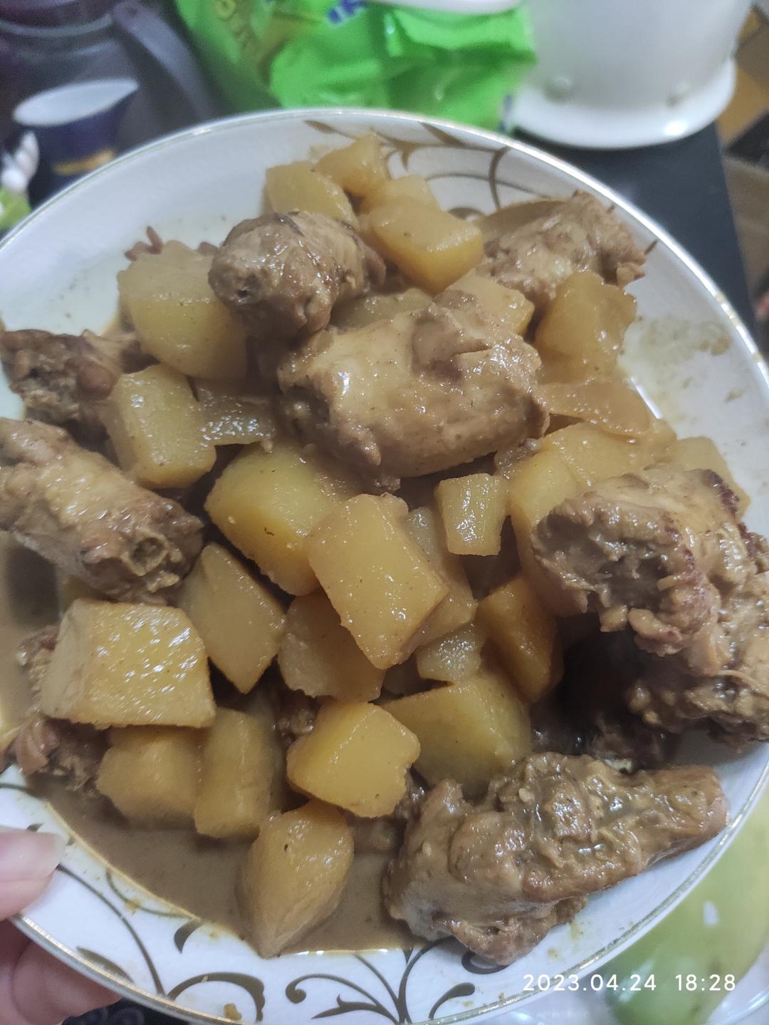 传统家常菜 红烧鸡翅炖土豆