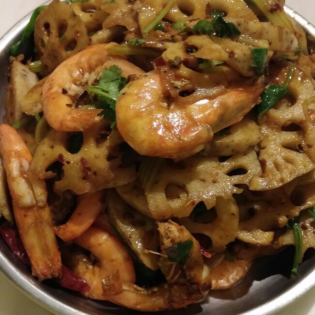 能瞬间引爆味蕾的【香辣干锅虾】