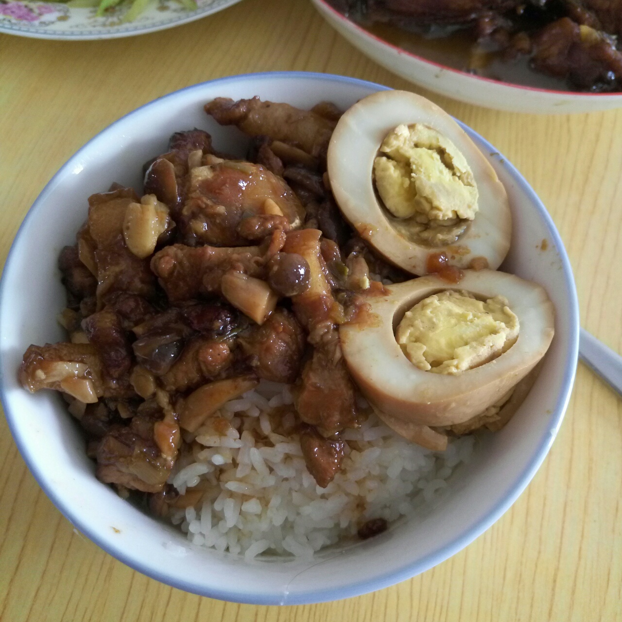 洋葱酥卤肉饭