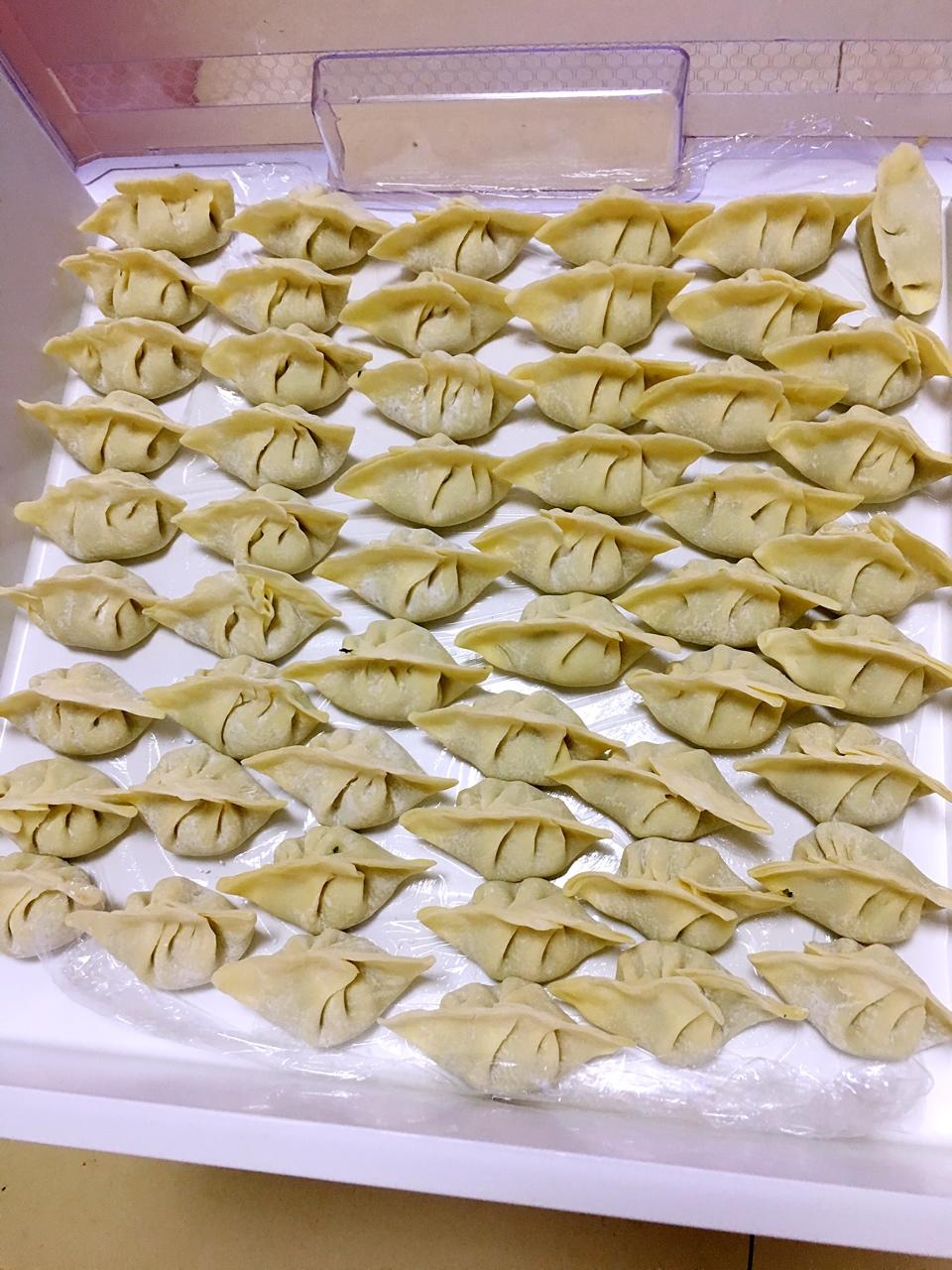 芹菜猪肉馅儿饺子