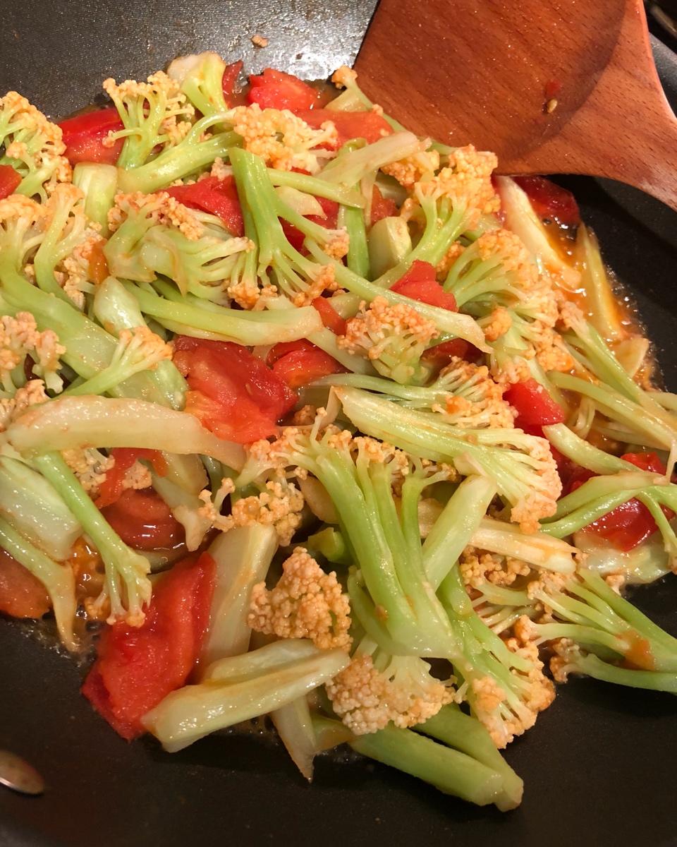 🍅炒有机花菜😘