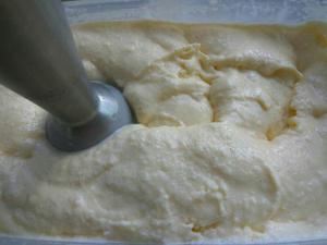 奶油冰激凌(香草味)的做法 步骤3
