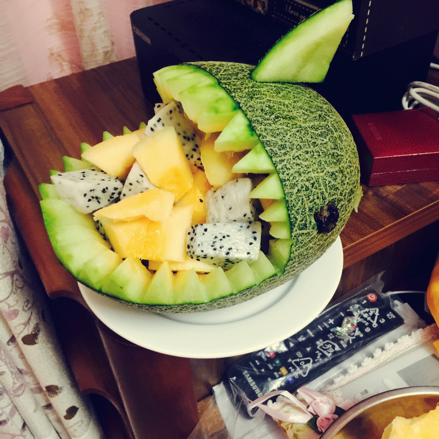 超级酷炫的鲨鱼西瓜雕