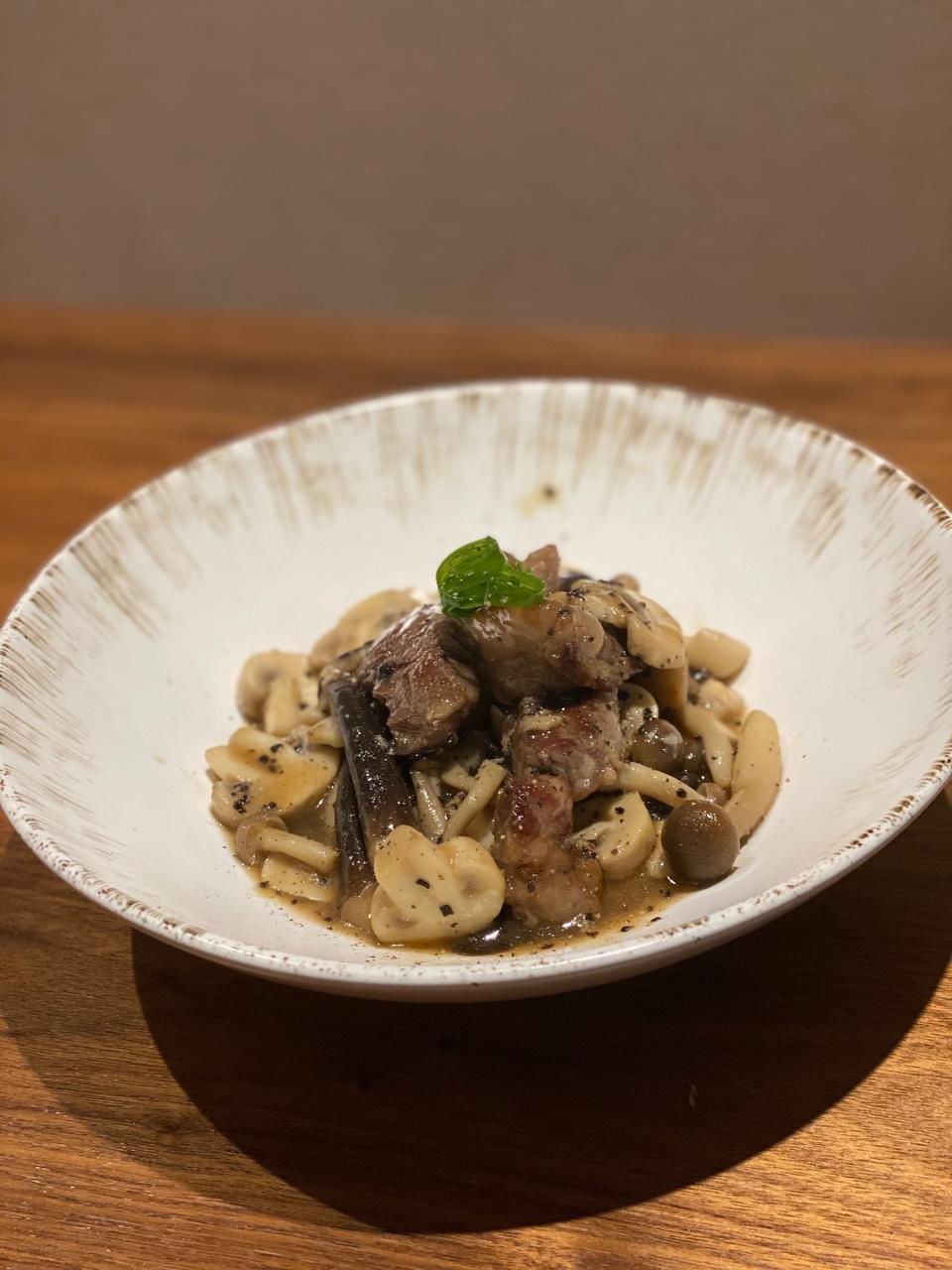 荤素搭配，下饭神器-黑松露杂菌牛肉粒的做法