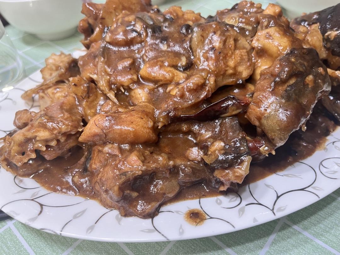 适合孩子吃的下饭菜：酱汁焖鱼