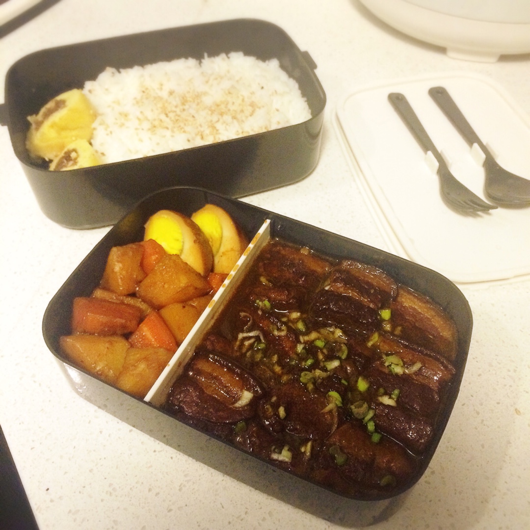 台式控肉卤蛋饭