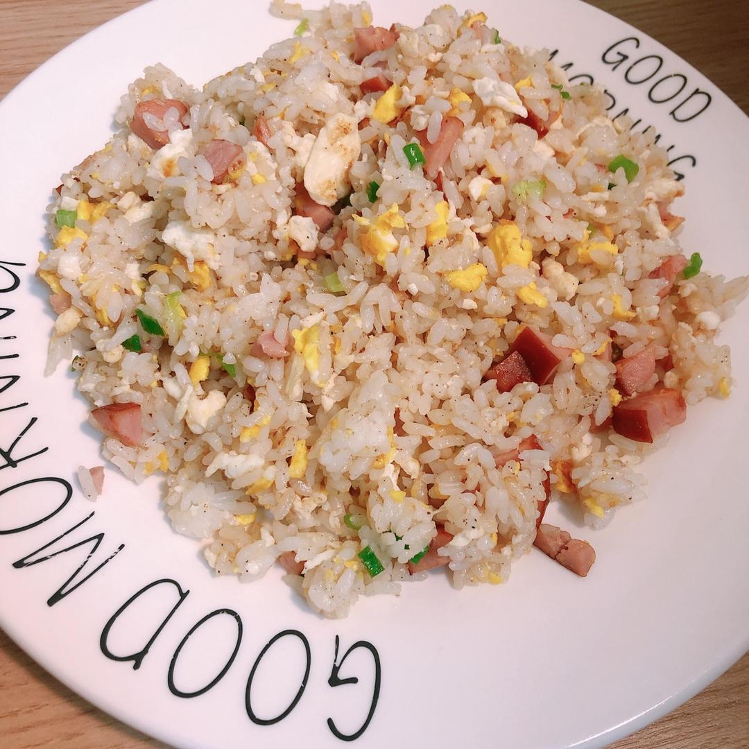 厨师长教你“蛋炒饭”如何做才好吃，答案都在这里面！