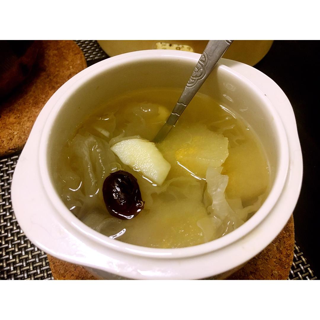 马蹄雪梨银耳糖水