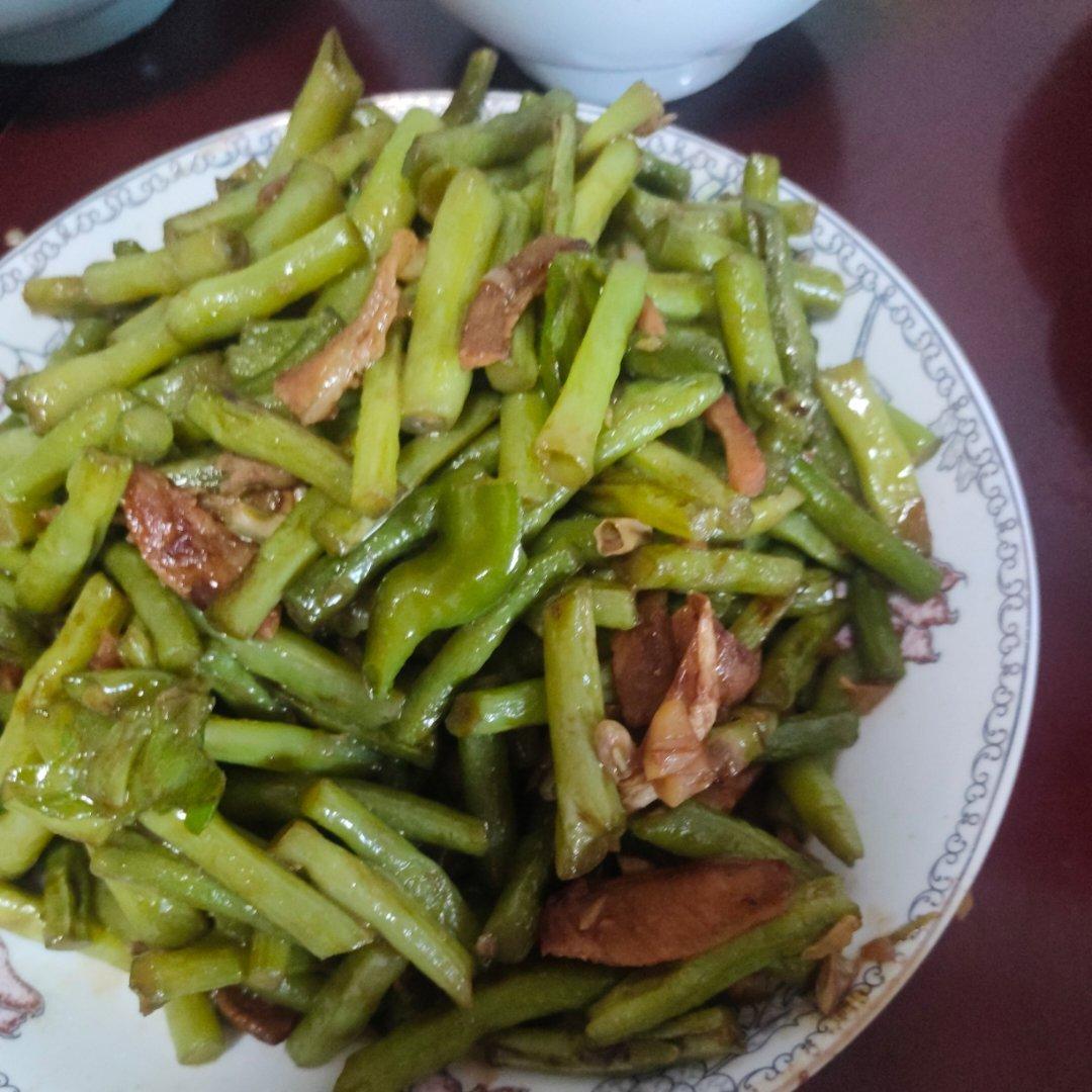 长豆角炒肉丝